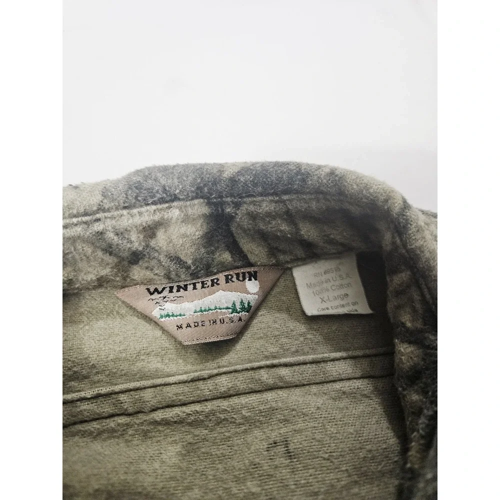 Vintage Winter Run Camo Button Up Long Sleeved Shirt Size XL Hunting Outdoor‎